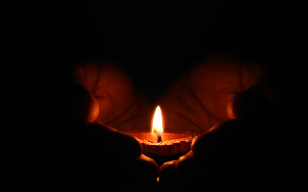 Różni, a jednak podobni – o celebracji Święta Zmarłych w Japonii i Polsce.